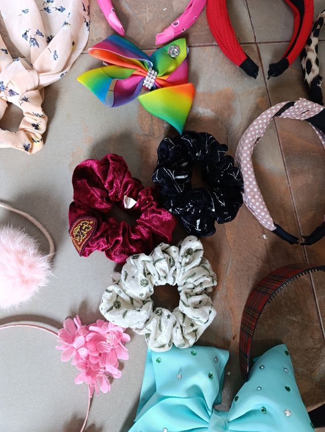 Lote cosas pelo y adornos 