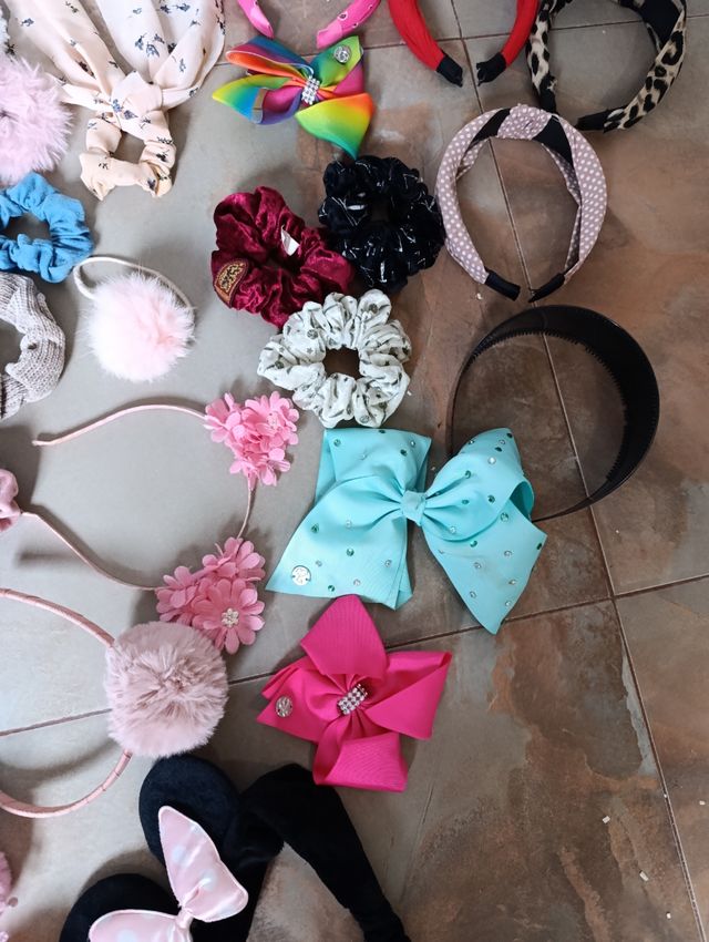 Lote cosas pelo y adornos 