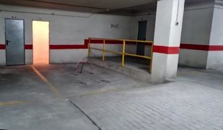 Garaje en venta con cuarto trastero