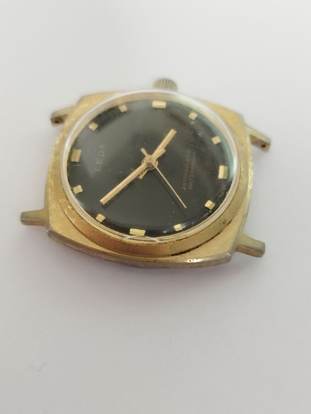 Reloj de cuerda Leda , funcionando