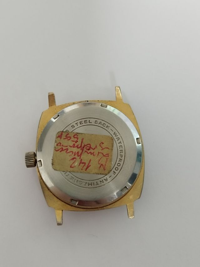 Reloj de cuerda Leda , funcionando