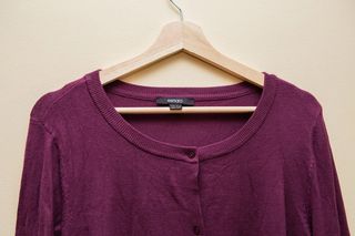 Rebeca cárdigan de color morado de Esmara