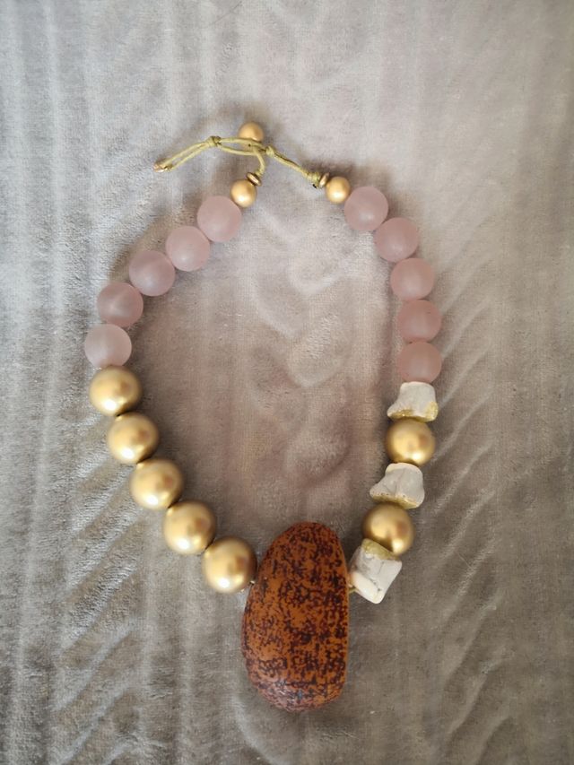 Collar fantasía. Nuevo.