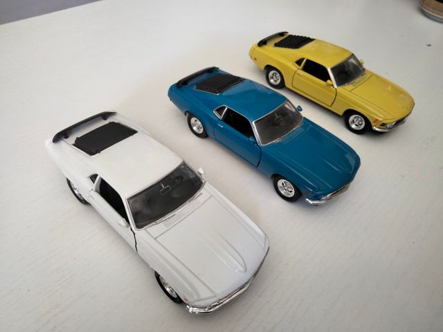 3 Ford Mustang 1970 escala 1:34