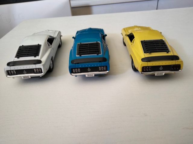 3 Ford Mustang 1970 escala 1:34