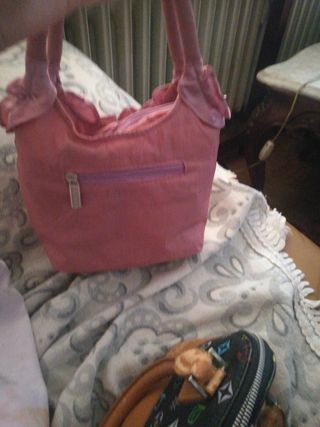 Bolso rosa con flores