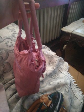 Bolso rosa con flores