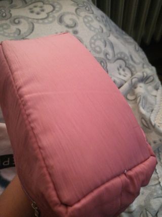 Bolso rosa con flores