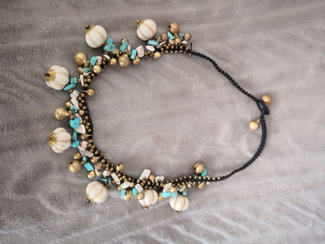 Collar étnico. Nuevo. Con cascabeles