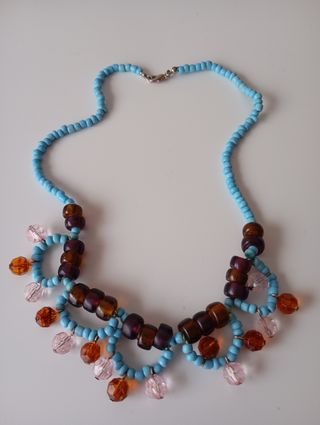 Collar artesanal. Tienda de diseño.