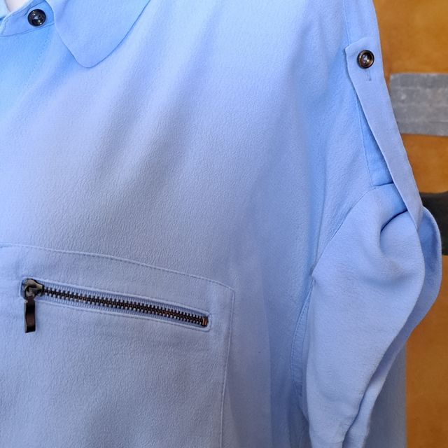 Camisa bolsos cremallera de Adolfo Domínguez