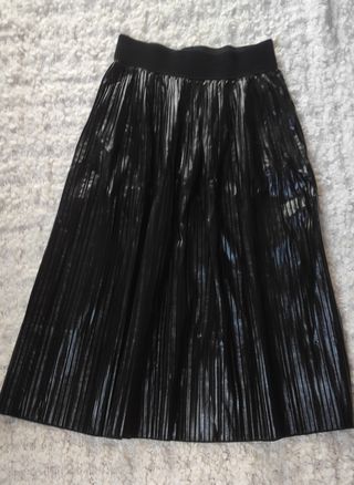 Falda midi polipiel negra Zara 