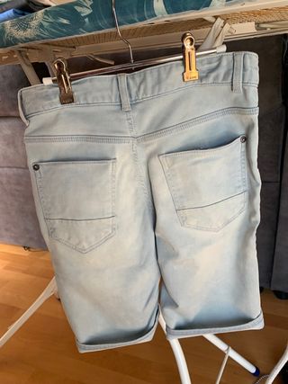 Pantalón vaquero corto