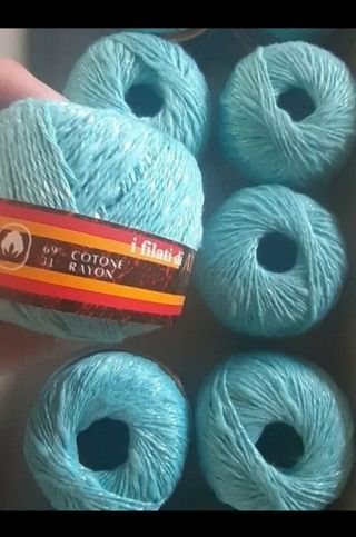 Gomitoli di cotone. Alexander