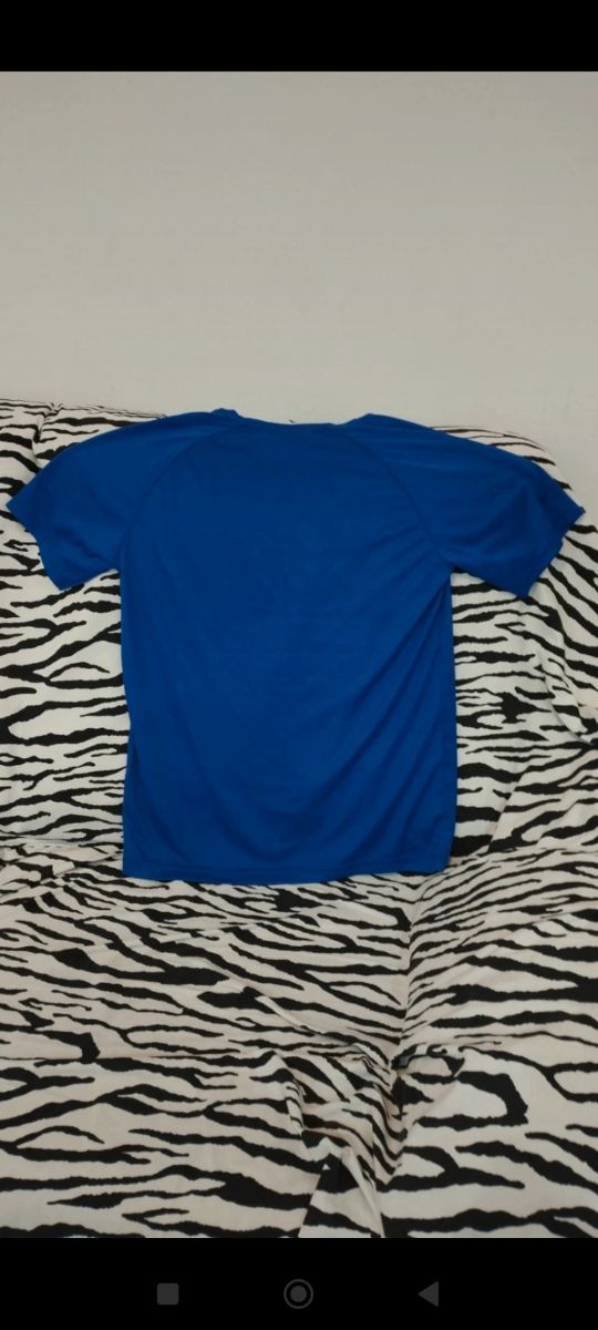 Camiseta azul