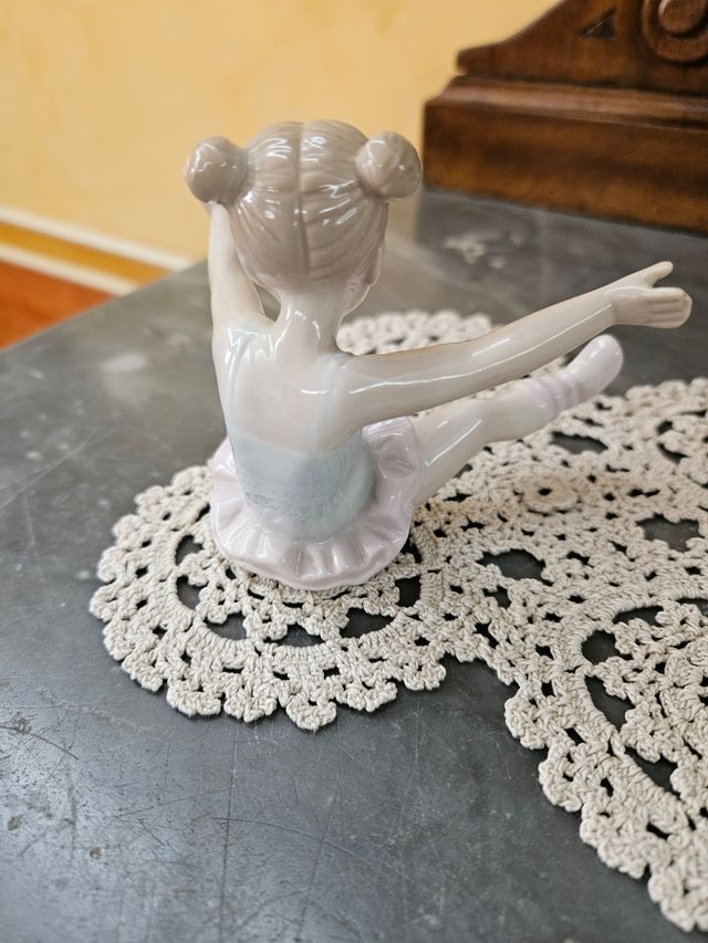 Statuine in porcellana