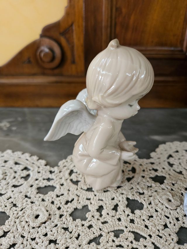 Statuine in porcellana