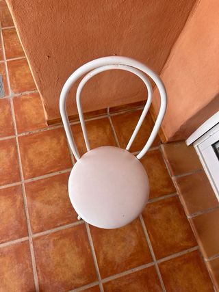 Silla blanca vintage
