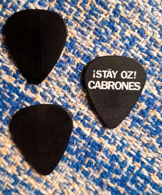 Púas y baqueta Mago de Oz, Runa llena y Kabrones.