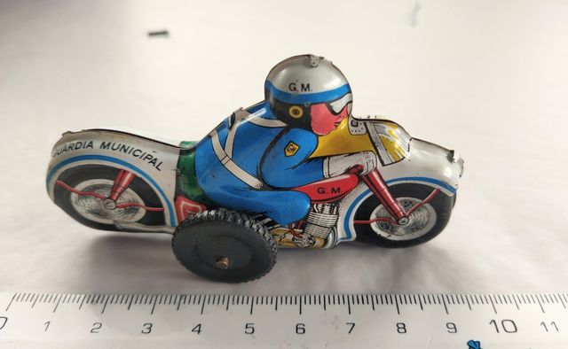 Juguete antiguo motorista