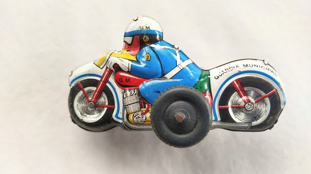 Juguete antiguo motorista