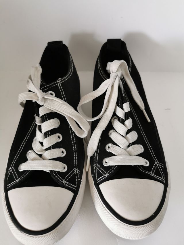 Zapatillas de loneta N°37 de Primark.