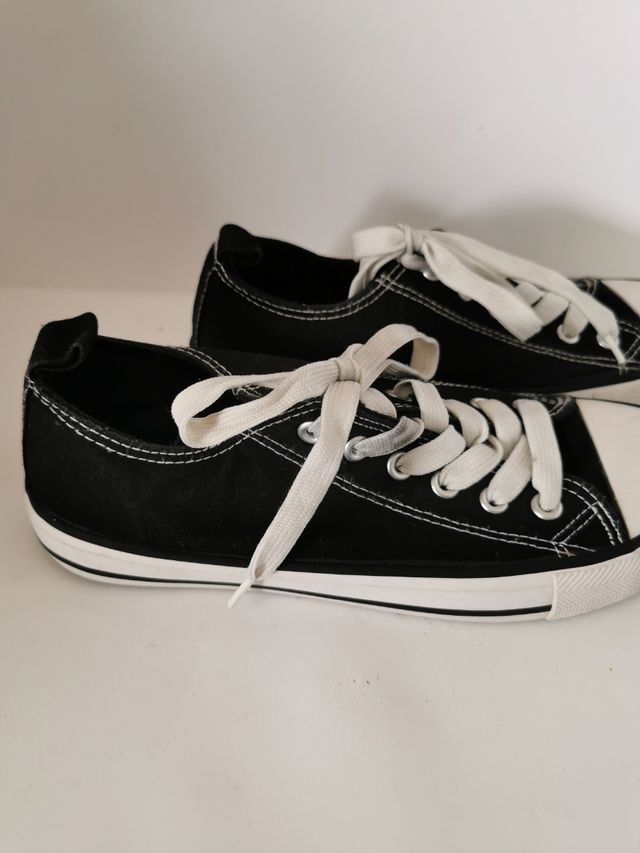 Zapatillas de loneta N°37 de Primark.