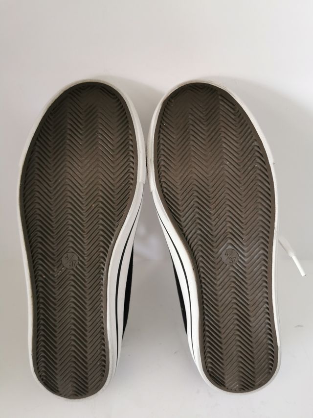 Zapatillas de loneta N°37 de Primark.
