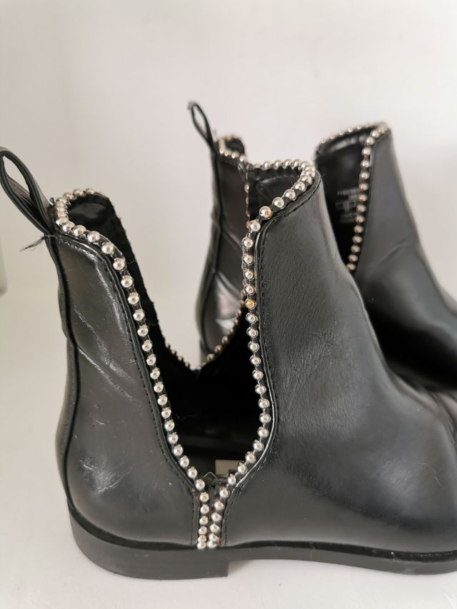 Botines de chica N°37 de Zara.