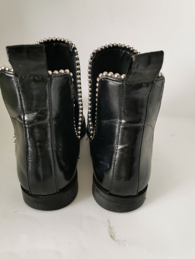 Botines de chica N°37 de Zara.