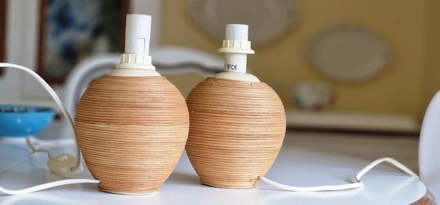 Lámpara mesa ratán