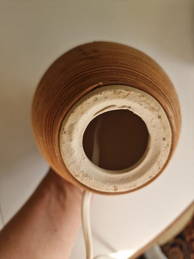 Lámpara mesa ratán