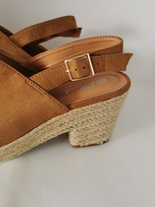Alpargatas con tacon N°41.