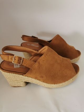 Alpargatas con tacon N°41.