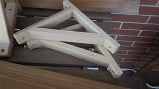 BALDAS ESTANTES MADERA PINO MACIZA CON ESCUADRAS