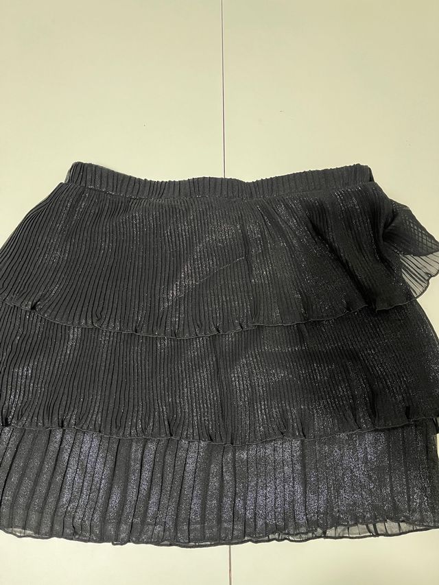 Falda Negra Volantes Morgan