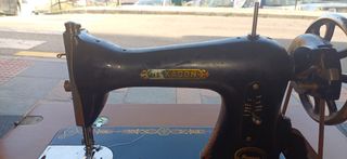 Máquina de coser antigua