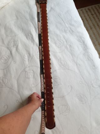 Cinturón mujer marca "Roberto Bellido".