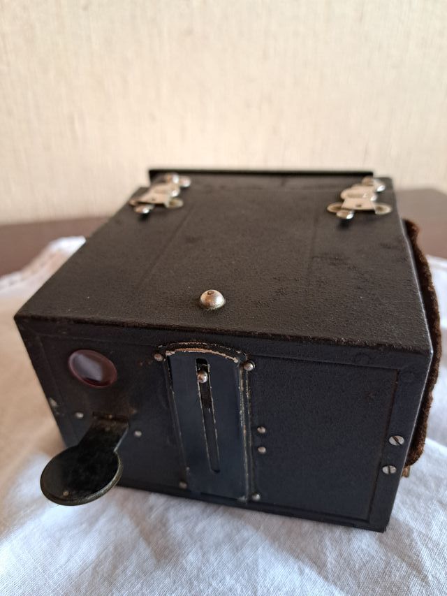 Macchina fotografica vintage ENSIGN anni '20.