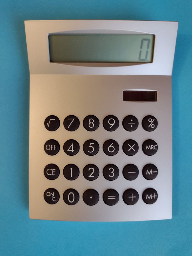 Calcolatrice da tavolo a energia solare