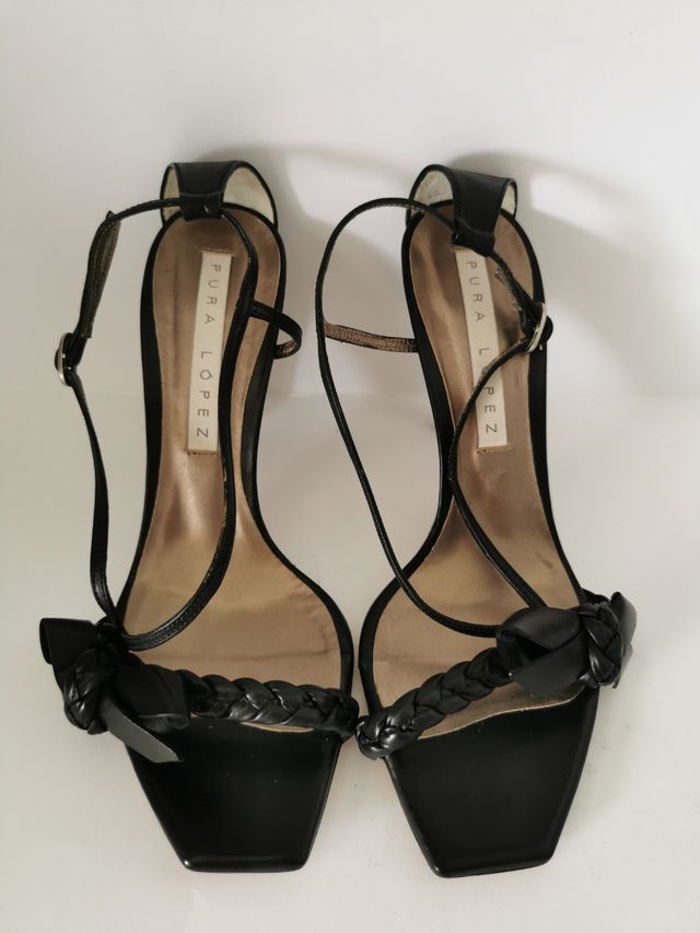 Sandalias de tacon N°36 de Pura Lopez.