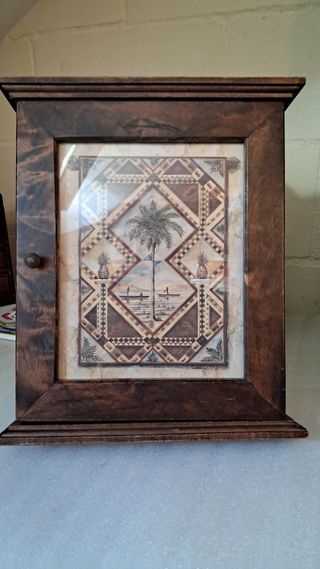 Armario cuelga llaves, madera natural.