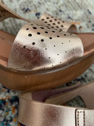 Sandalias de tacon doradas T 39