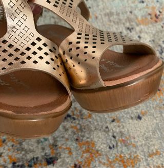 Sandalias de tacon doradas T 39