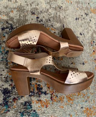 Sandalias de tacon doradas T 39