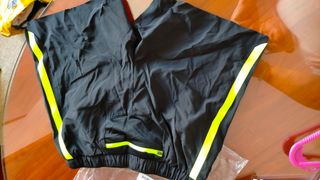 Pantalón corto deportes.