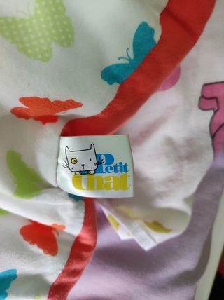 Cojín de lactancia y embarazo mariposas