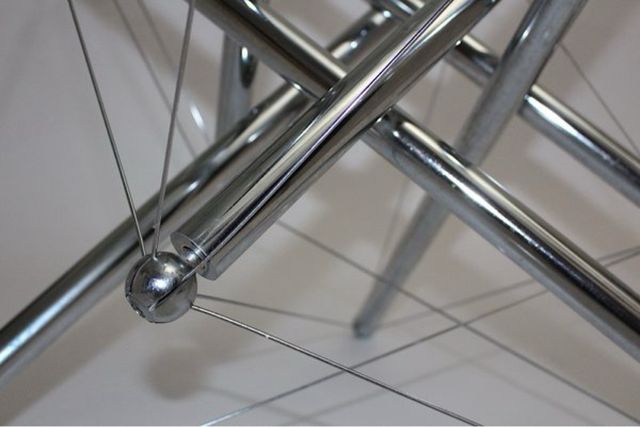 Mesa de comedor vintage de metal y vidrio