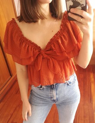 Top crop volantes Zara. Talla S