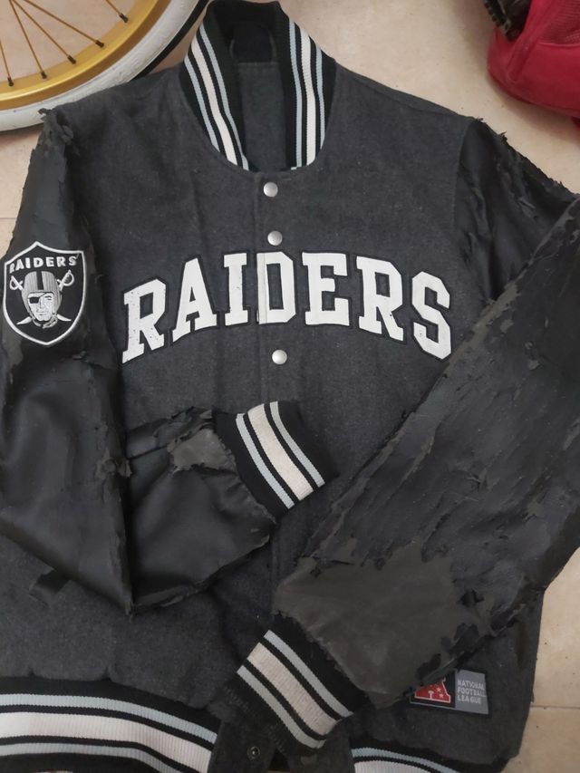 Chaqueta raiders 10€